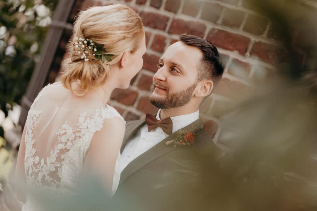 Emotionale Hochzeitsfotos Brautpaar Shooting Mönchengladbach