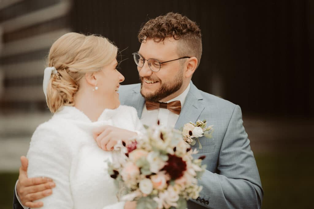 Hochzeitsfotograf Düsseldorf Brautpaar Shooting Medienhafen