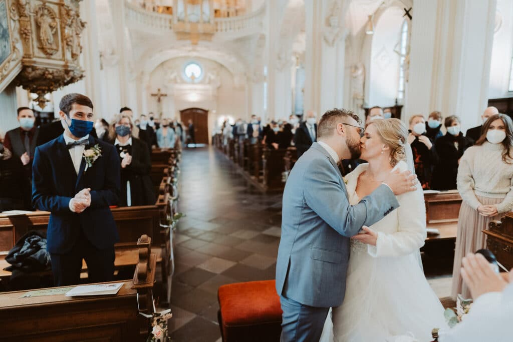 kirchliche Hochzeit in Düsseldorf St. Andreas Kirche Hochzeitsfotograf Düsseldorf